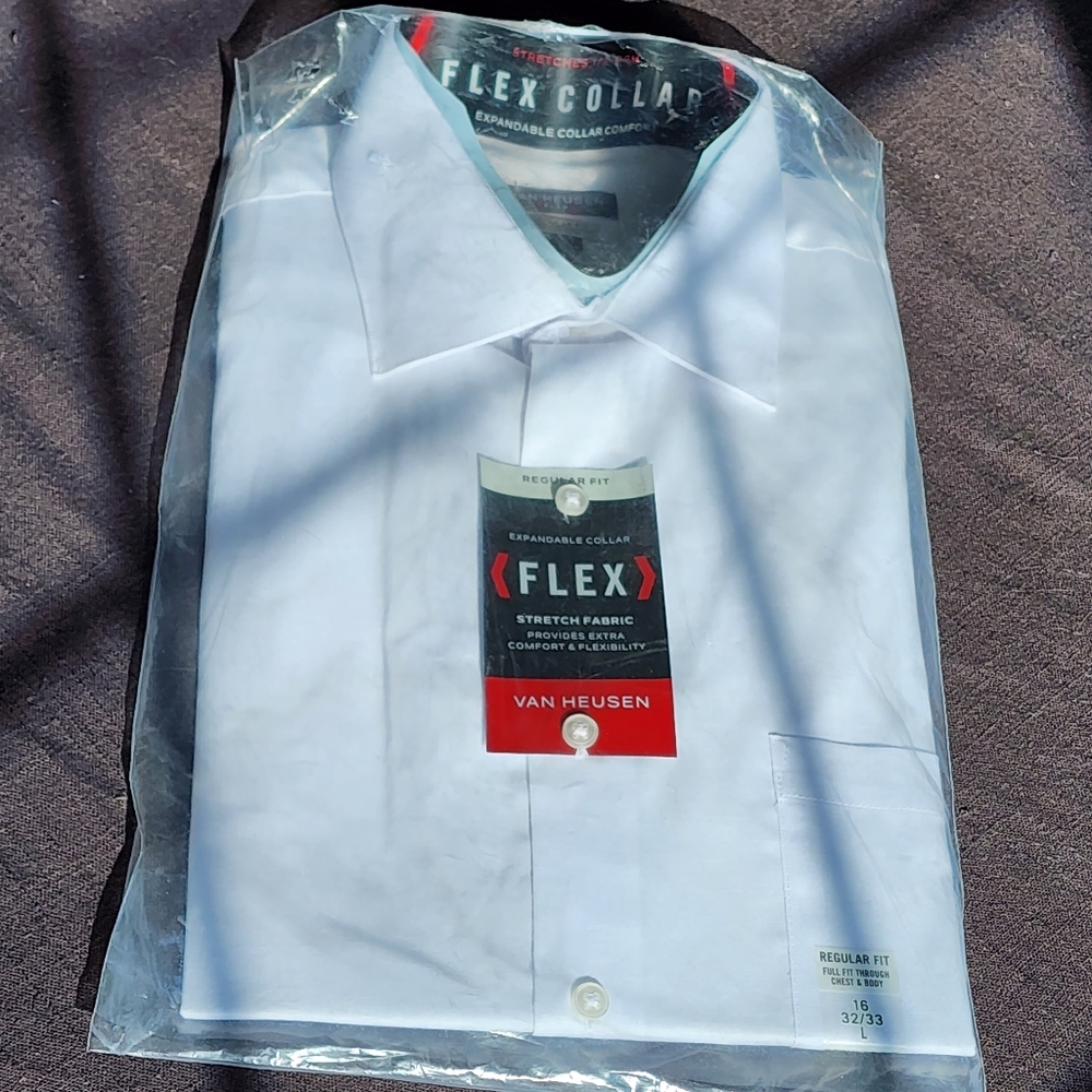 Van Heusen Men's Dress Shirt Regular Fit Flex Collar Stretch Solid, Large